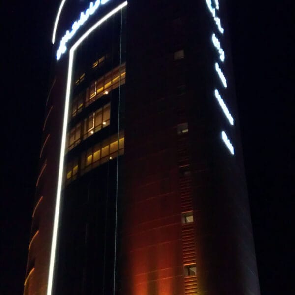 نورپردازی نمای ساختمان بانک صادرات بجنورد