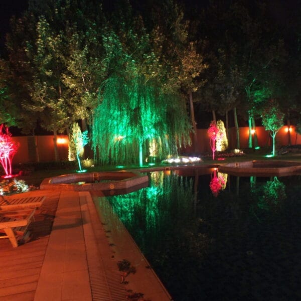 نورپردازی و روشنایی محوطه ویلا