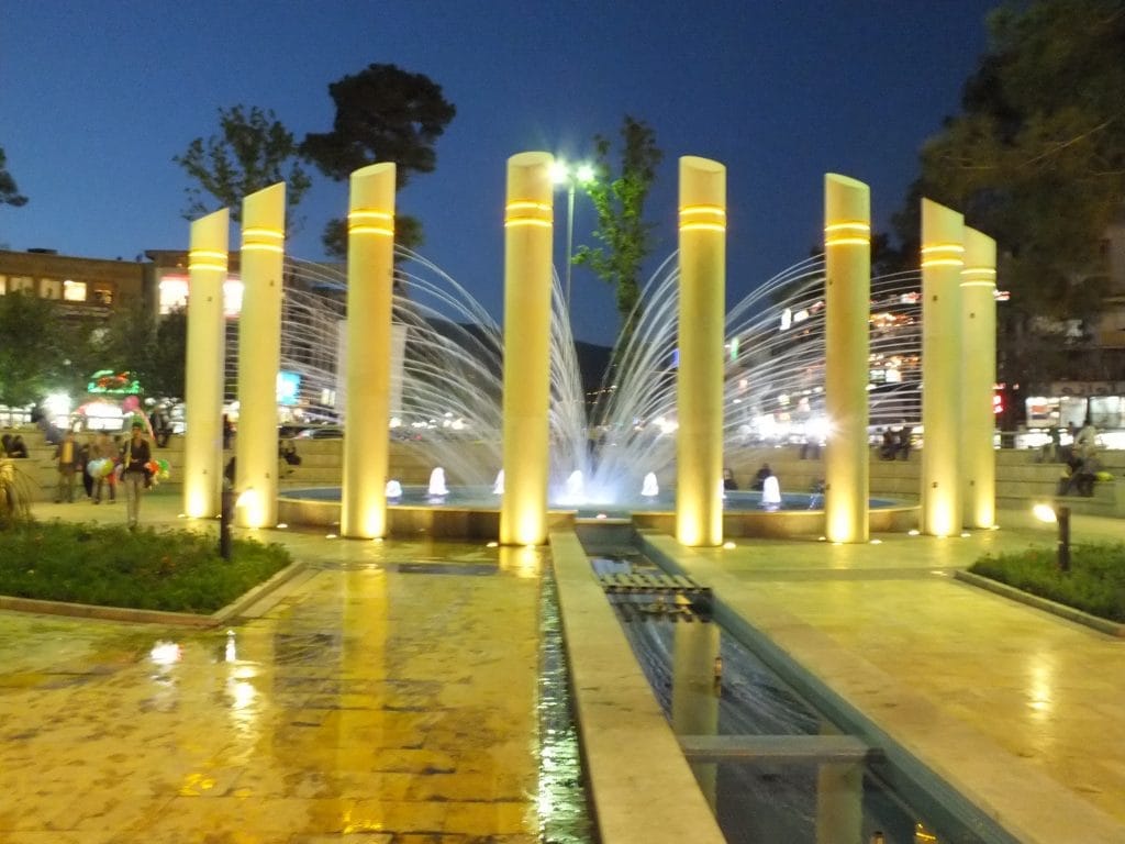 آبنمای میدان هفت حوض تهران