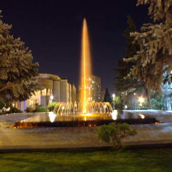 آبنمای ریتمیک هتل آزادی