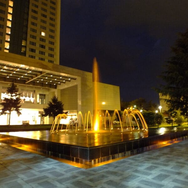 اجرای آبنمای هتل آزادی