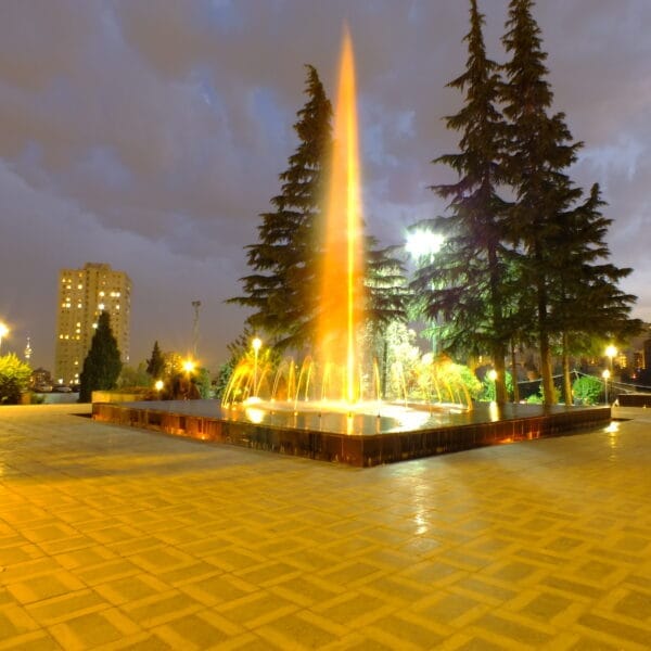 آبنمای متحرک هتل آزادی تهران