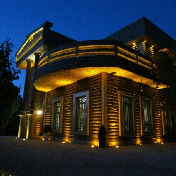 نورپردازی نمای ویلای مسکونی