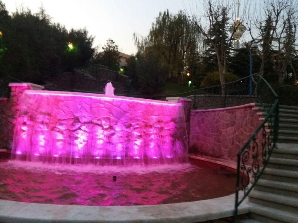 پروژه آبنما (پرده آب) بوستان گفتگو