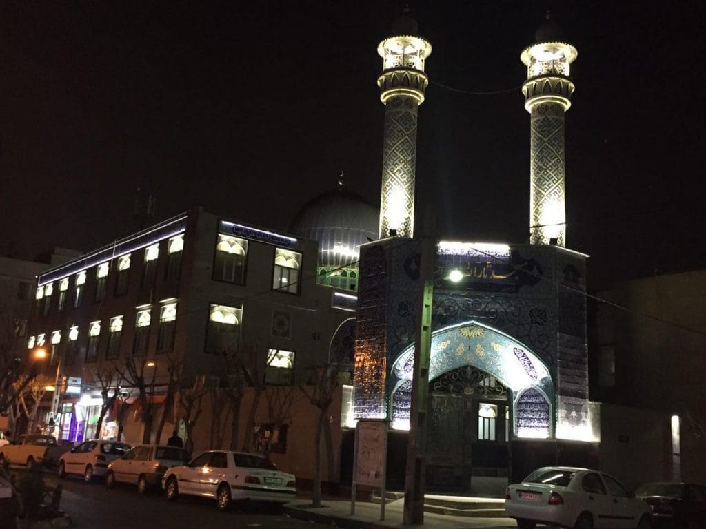 نورپردازی نمای مسجد ثارالله