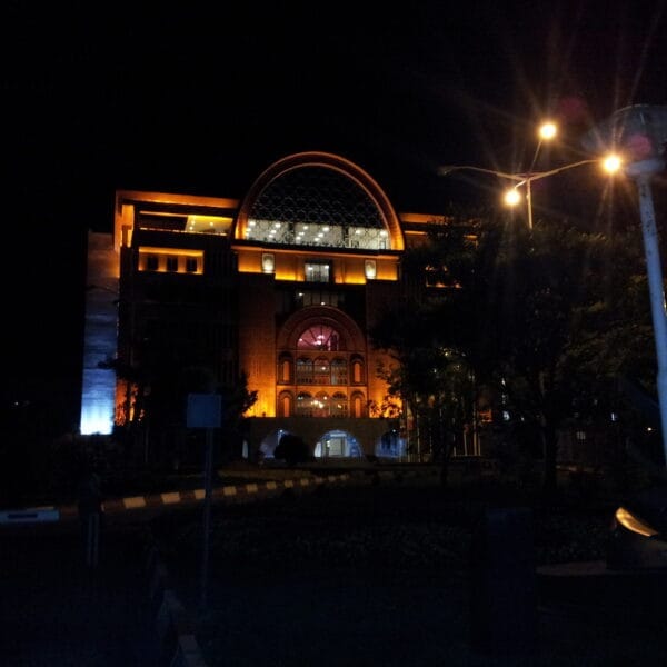 نورپردازی نمای ساختمان شهرداری تبریز